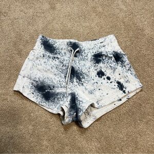 Women’s Lululemon Inner Glow High Rise 3” Shorts Size 4